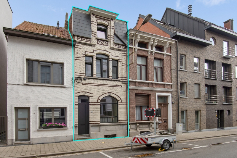 Karaktervolle herenwoning met 5 SLK, stadstuintje in centrum - foto 1