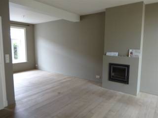 Mooie gerenoveerde woning in rustige omgeving. Inkom, ruime living met open ingerichte keuken, terras, berging, tuin, badkamer, toilet, 3...