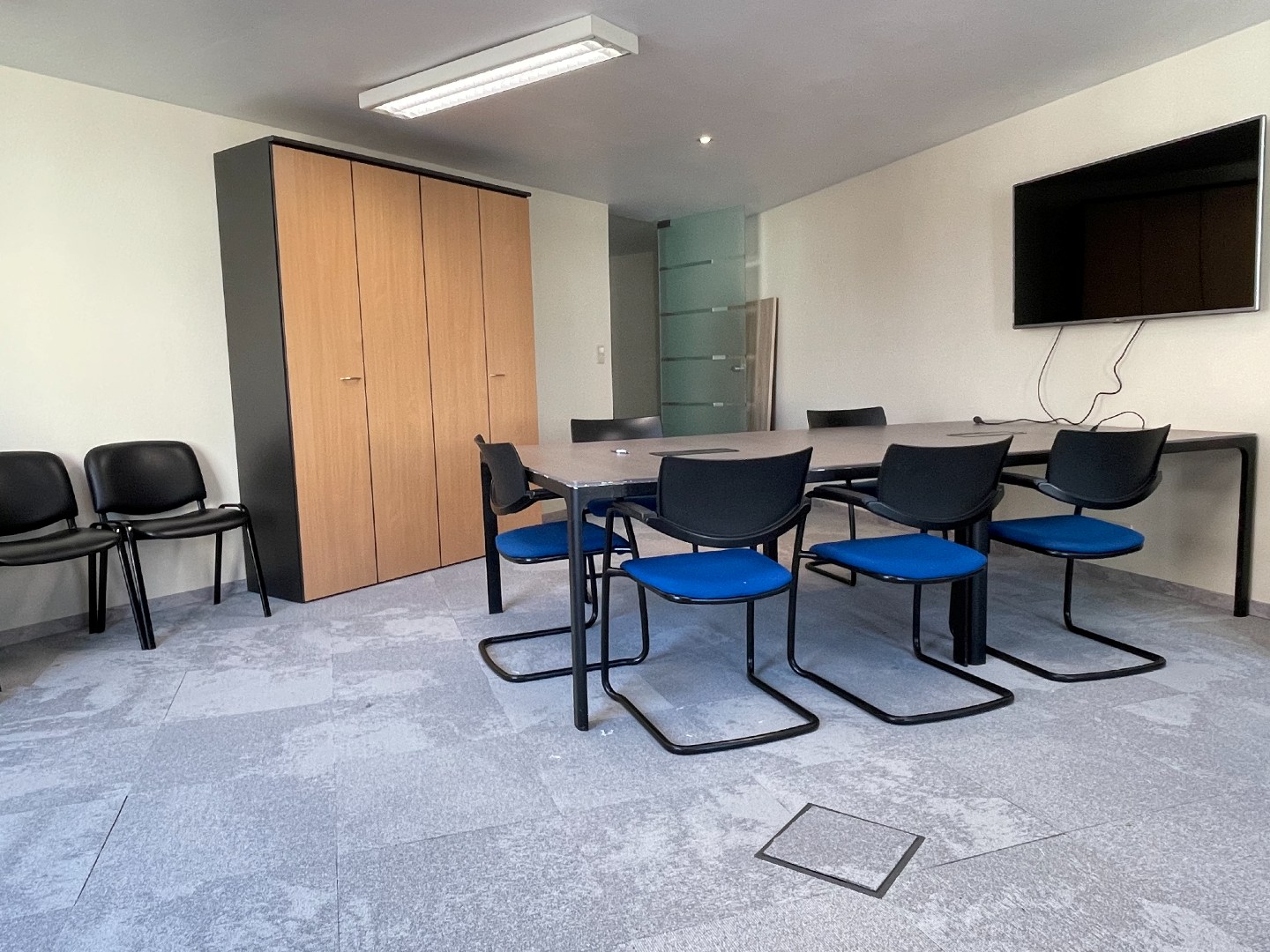 Commercieel gelegen kantoorruimtes te huur nabij centrum Kuurne (±168 m²) - foto 3