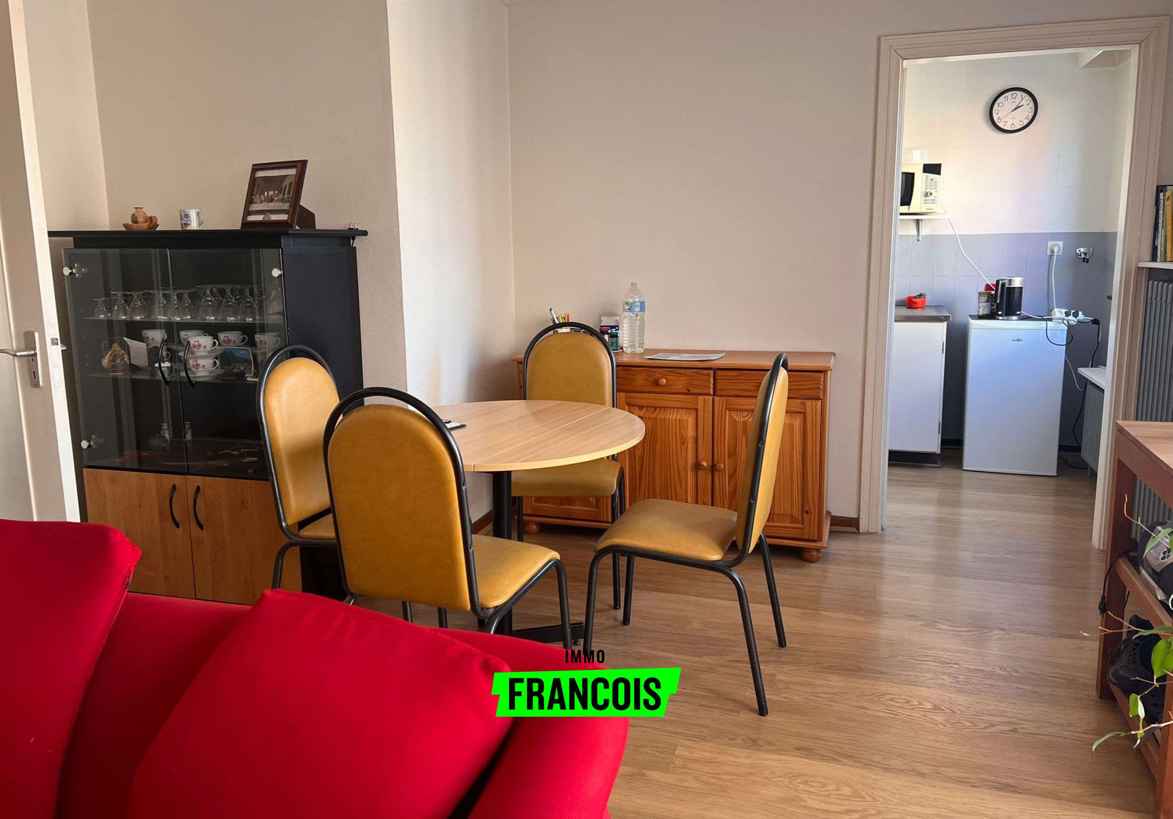 Appartement met groot, zonnig terras en twee slaapkamers in het centrum van Ieper - foto 4