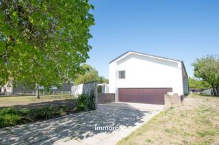 Deze prachtige villa is gerenoveerd in 2021 en biedt alle moderne comfort in een rustige omgeving. De woning heeft een bewoonbare oppervlakte...