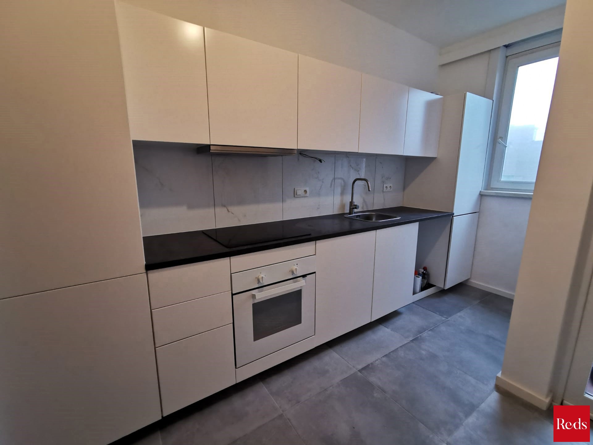  Ruim en lichtrijk 2-slaapkamerappartement op top locatie - foto 4