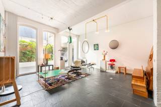 Unieke loft in oud pakhuis – centraal, maar oase van rustDeze echte loft is gelegen in een voormalig pakhuis, zeer centraal maar verrassend rustig...