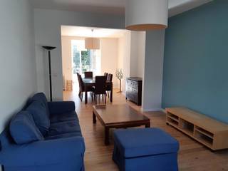 <strong>WATERMAEL-BOITSFORT I LUMINEUX TRIPLEX 3 CH I TERRASSE S-O VUE DEGAGEE I CAVE &amp; PARKING </strong><br /><br />À quelques minutes à pied de la place Keym, dans un petit immeuble de deux lots seulement, ce triplex de ± 142 m² se vit comme une maison.<br /><br />Au premier regard, c'est la lumière : le séjour et la salle à manger, en enfilade, s'ouvrent sur une terrasse sud-ouest face aux arbres. <br />On y prend le café du matin, on y prolonge les soirées d'été. La cuisine équipée reste dans la continuité des pièces de vie.<br /><br />À l'étage et sous les combles, trois chambres et deux salles d'eau offrent à chacun son espace. <br />Planchers en pin, bon état général, chaudière à condensation de 2025, ...<br /><br />Une cave et un emplacement de parking complètent l'ensemble, un atout rare dans le quartier.<br /><br />Autour, tout se fait à pied : les commerces et restaurants de Keym, les transports, et la forêt de Soignes pour les dimanches.<br /><br />Information pratiques :<br />- PEB F (332 kWh/m².an).<br />- Electricité conforme<br />- Cave et emplacement de parking inclus dans le prix<br />- Chaudière gaz à condensation de 2025<br />- Toute petite copropriété (2 copropriétaires)<br /><br />La suite se découvre sur place : nous vous y attendons.<br /><br />Intéressé(e)s ?<br />Réserver votre visite en cliquant ici : https://www.plato.immo/c/H23E<br /><br /><strong>We Invest BXL-ALTITUDE | bruxelles.altitude@weinvest.be | 02/217.22.91</strong>