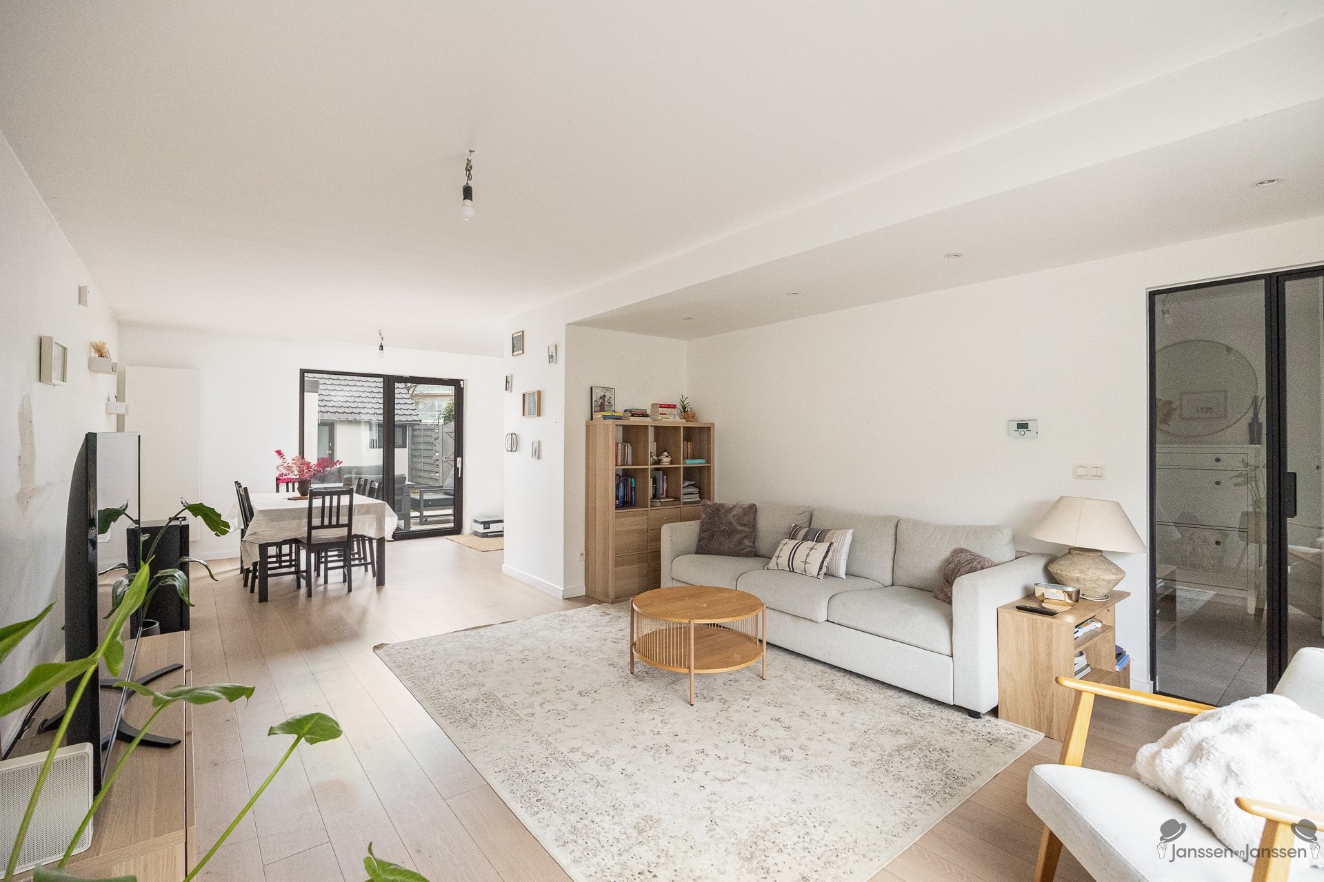 family house - photo 3