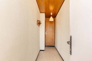 🏡 Bent u op zoek naar een grondig te renoveren woning op een ruim gelegen perceel met uitstekende bereikbaarheid en tal van mogelijkheden?<br />Dan is dit pand in de <u>Reynaertstraat te Wielsbeke</u> absoluut een bezoek waard.🌳<br /><br />Het perceel heeft een straatbreedte van bijna 20 meter en een diepte van ongeveer 50 meter, goed voor een totale oppervlakte van circa 1384 m².<br /><br />✅De ligging combineert een rustige woonomgeving met een vlotte bereikbaarheid. Winkels, scholen, openbaar vervoer en belangrijke verbindingswegen bevinden zich op korte afstand. Hierdoor woont u hier in een aangename, residentiële buurt met alle dagelijkse voorzieningen binnen handbereik.<br /><br /><u>Toch een baksteen in de maag?</u><br />Via onderstaande link meer info over de bouwvoorschriften:<br />https://vastgoedcanniere.be/nl/aanbod/4360714/bouwgrond-te-koop-in-8710-wielsbeke <br /><br />Meer informatie of een bezoek ter plaatse? Neem gerust contact op met <strong>Dominique +32 476 77 31 31</strong> of mail <strong>dominique@vastgoedcanniere.be</strong>