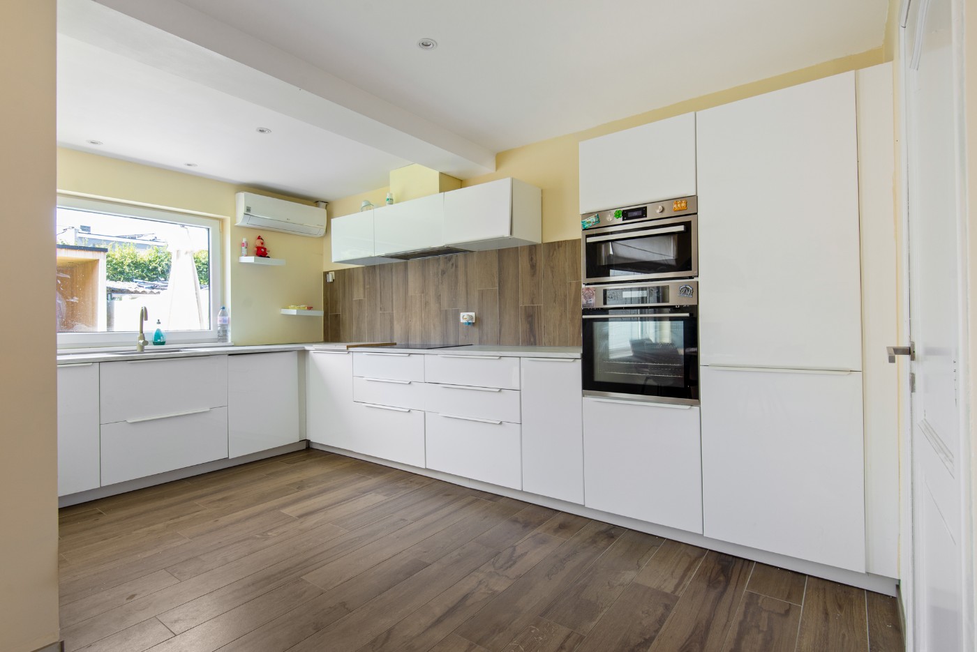 Toffe gerenoveerde woning met 3 slpk., west-tuin en ruime oprit - foto 5