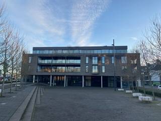 Een appartement voor wie wil wonen in een gezellig en comfortabel complex voorzien van tal van faciliteiten.  Dit appartement op de 2de...