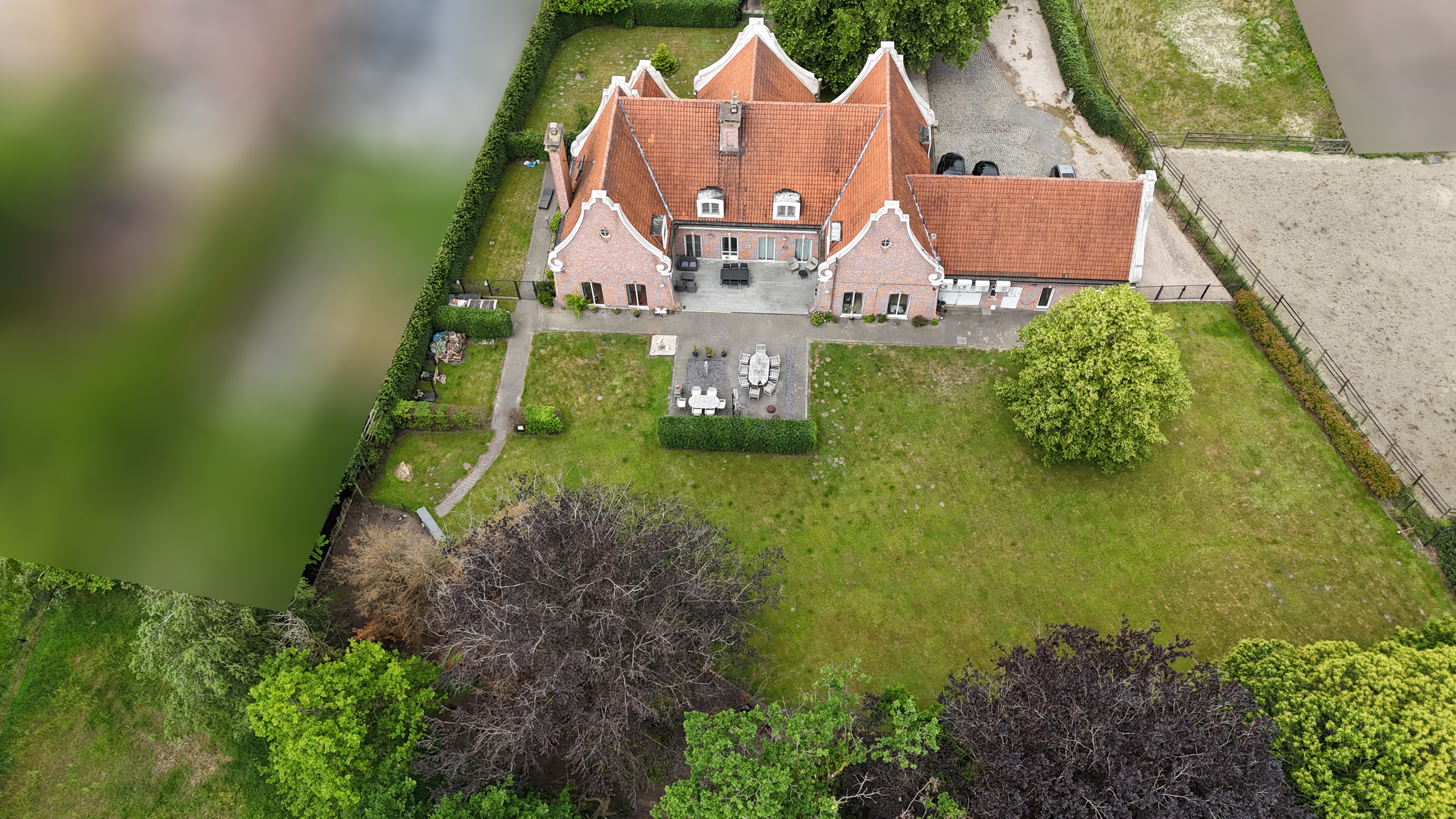 Landhuis op een perceel van 4.729m². - foto 2