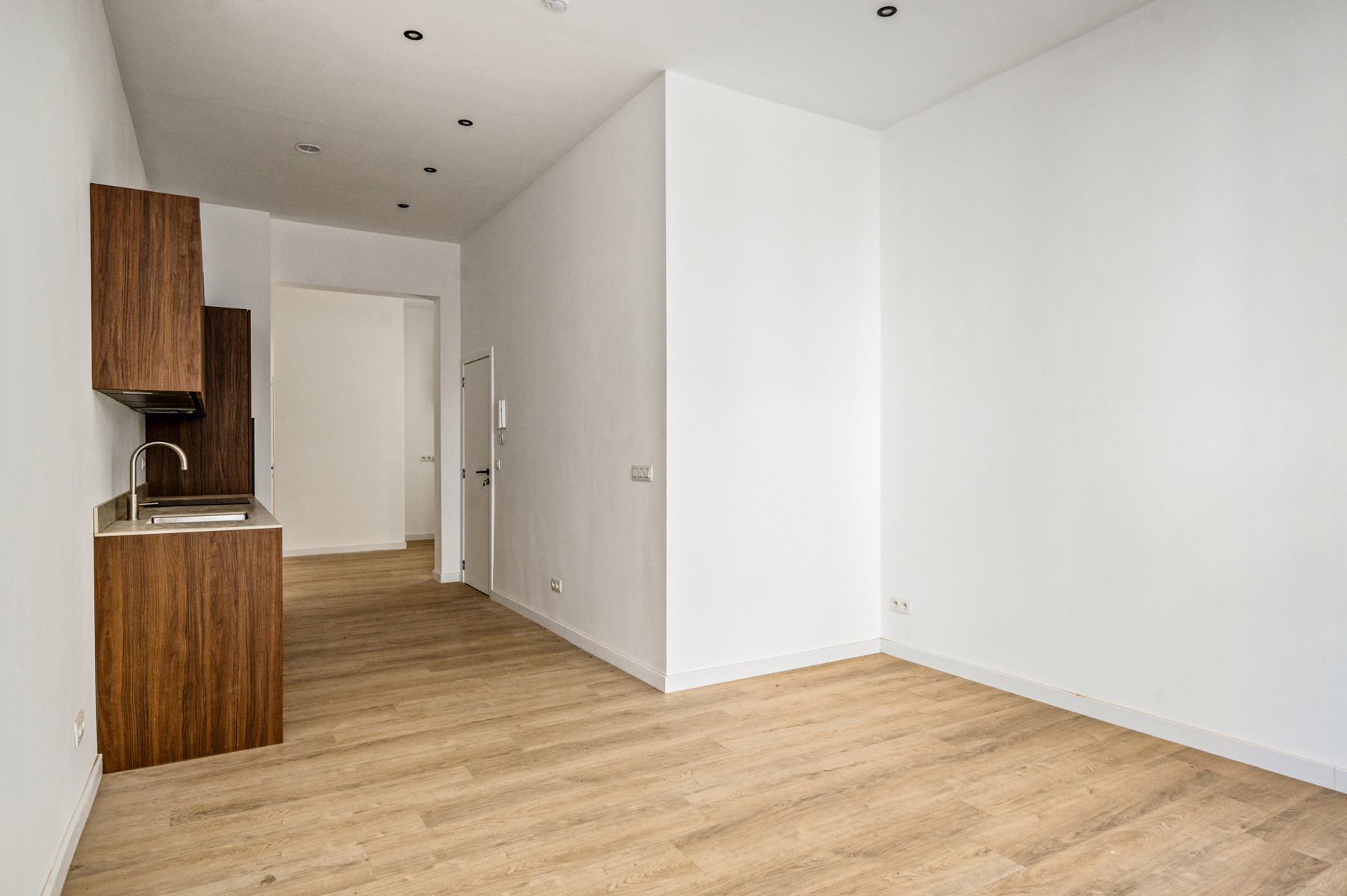 Apartment for sale in Borgerhout with 1 bedroom - photo 4