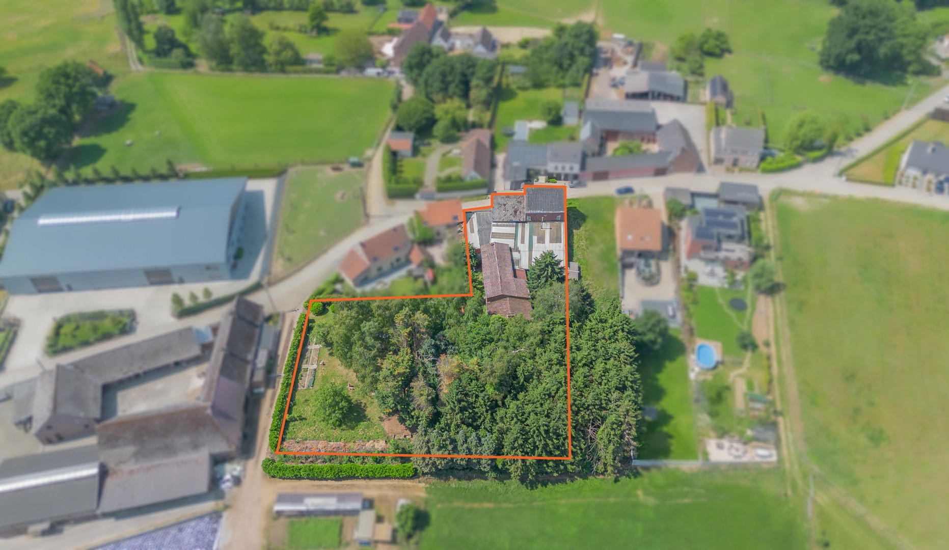 ST-LIEVENS-ESSE – Karaktervolle burgerwoning met ateliers op unieke landelijke locatie - foto 4