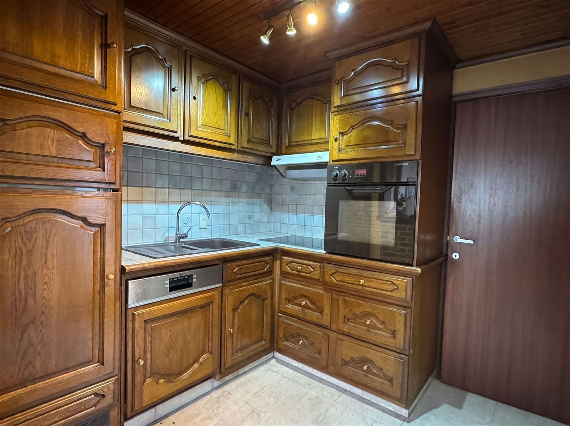Woning op rustige ligging met ruime tuin te koop! - foto 5