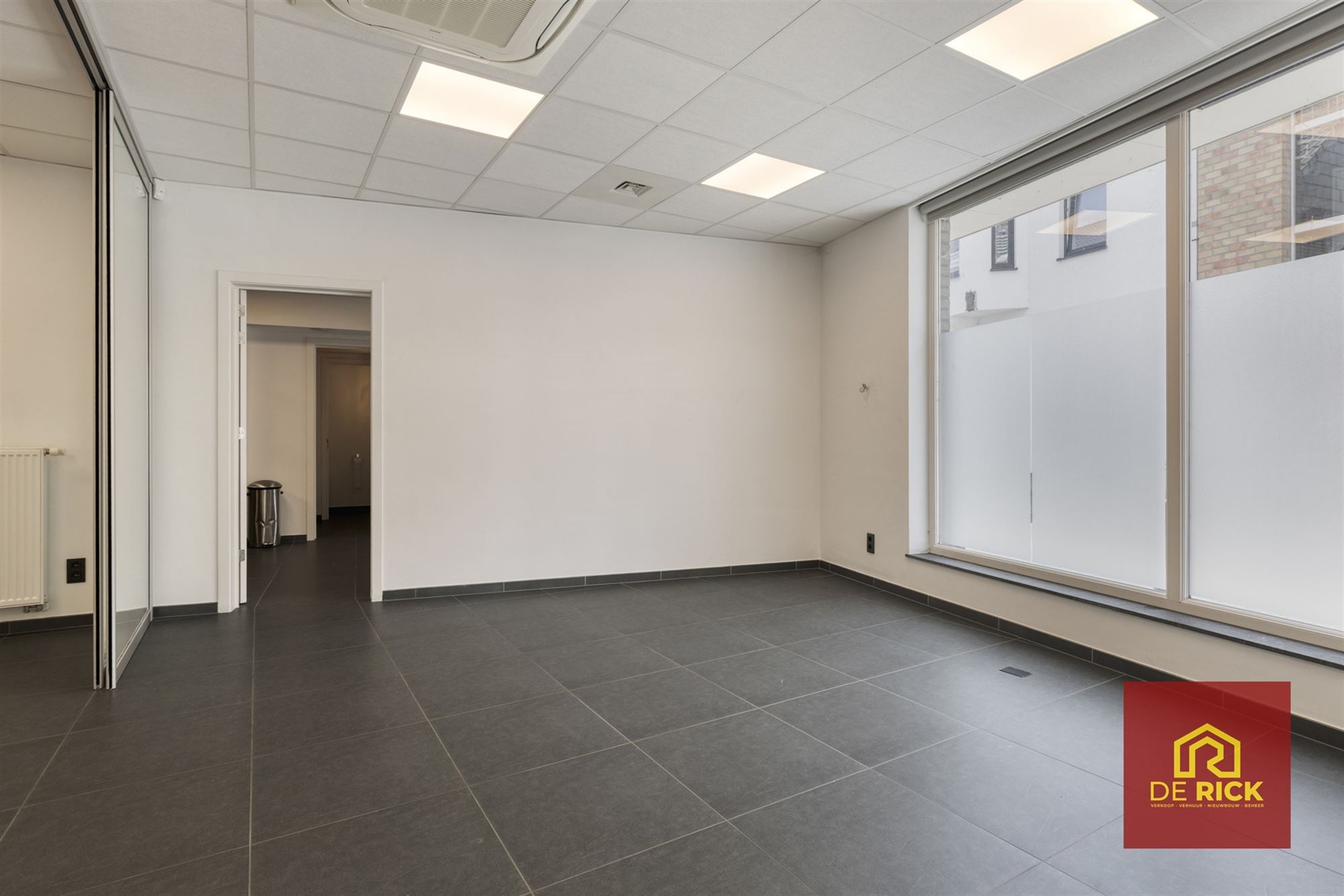 Instapklaar kantoor/handelspand in hartje Erembodegem - foto 5