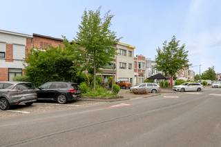 Deze woning met 3 slaapkamers die we te koop aanbieden in Deurne, is voorzien van 2 grote en 1 kleinere slaapkamer, en volledig naar jouw wens...