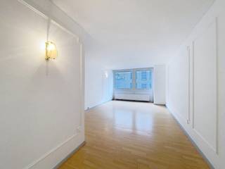 SAINT-GILLES - Op een steenworp afstand van Place Stephanie - Avenue Louise - Dicht bij alle voorzieningen (winkels, vervoer); Gestoffeerde studio...