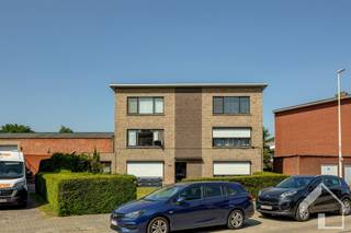 Ben je op zoek naar een comfortabel en ruim appartement in een rustige, doch centrale ligging? Dan is dit pand op de eerste verdieping (zonder...