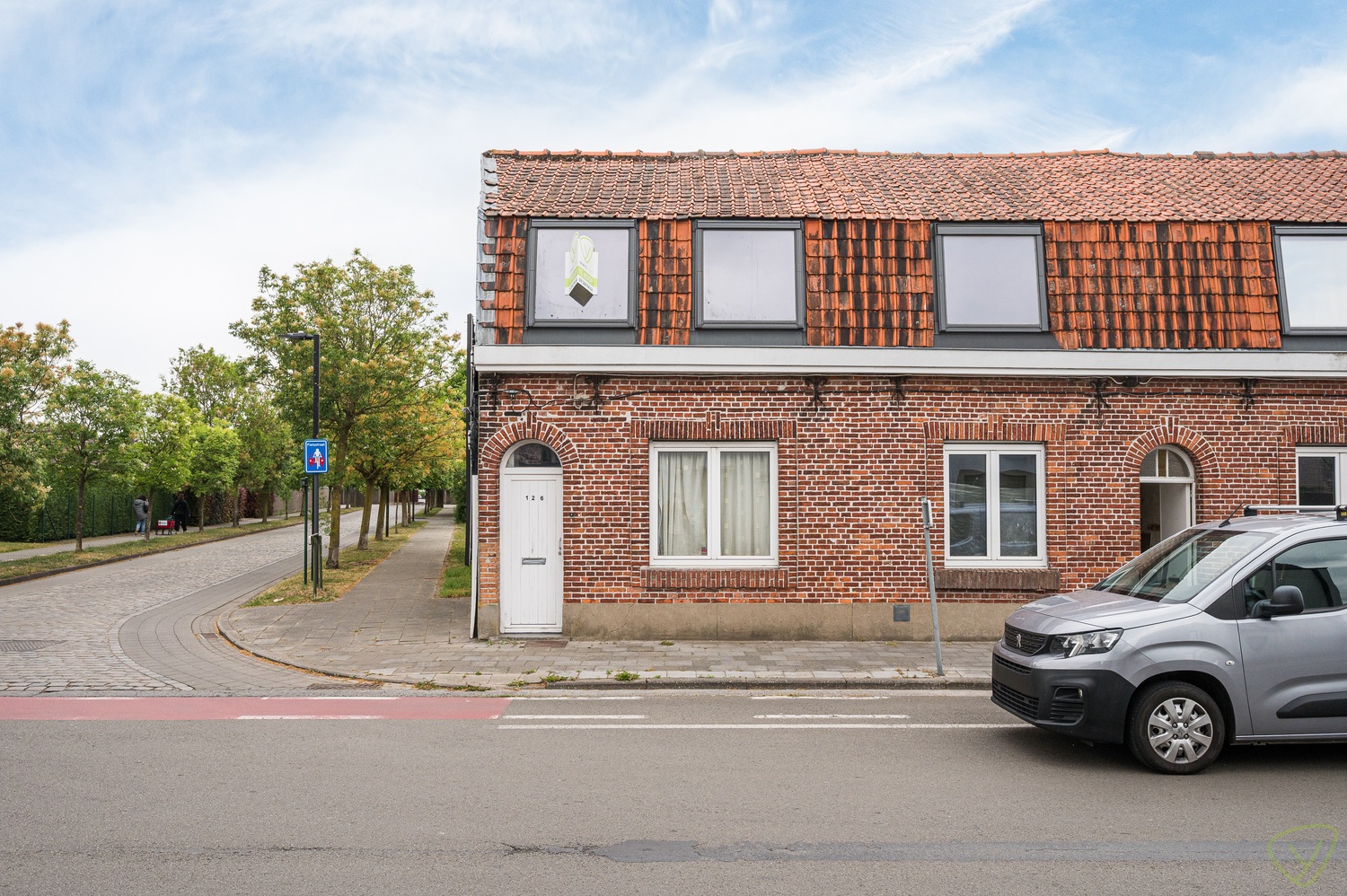 Te renoveren starterswoning met een verrassende tuin op een boogscheut van het centrum - foto 2