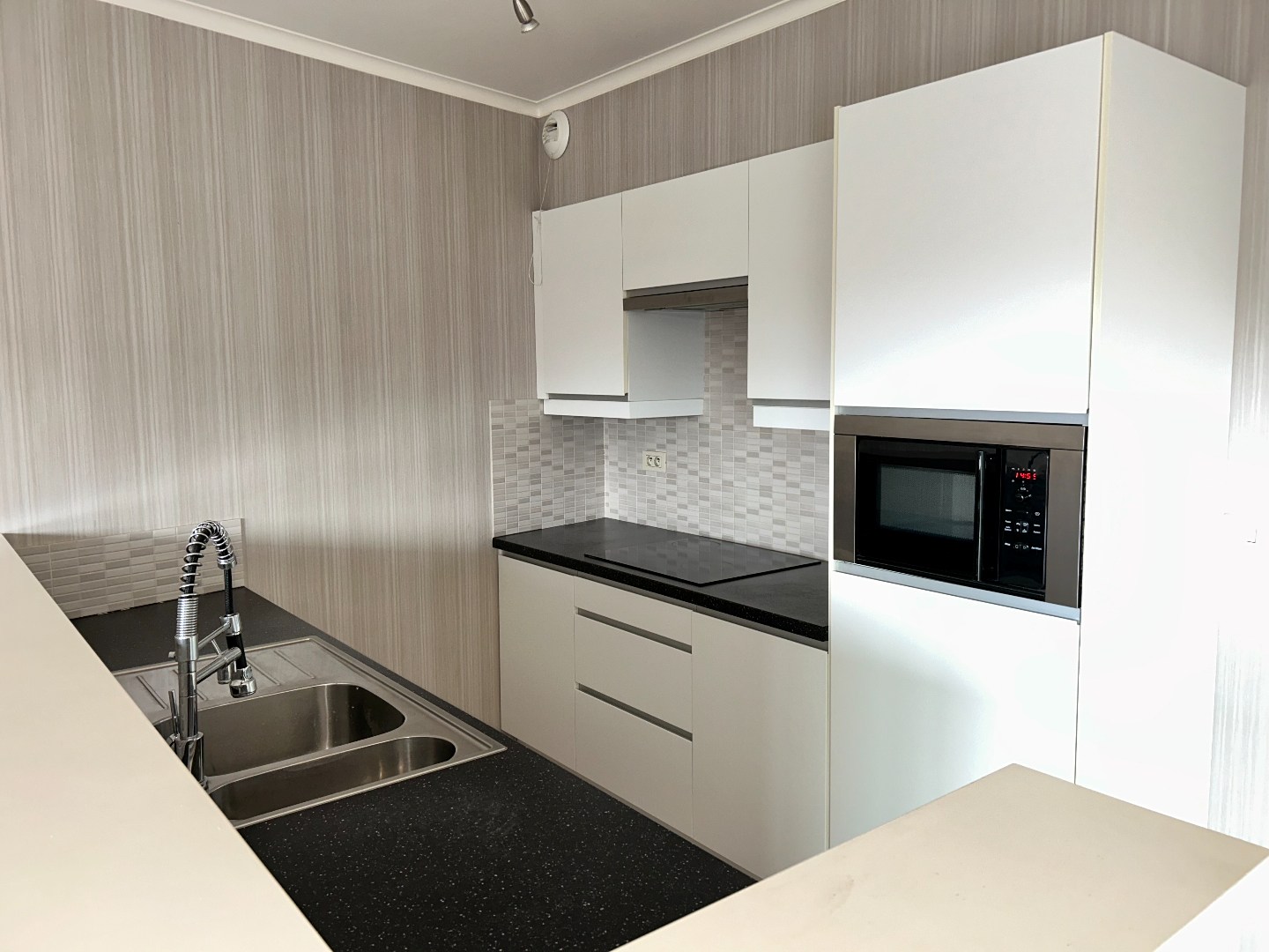 Instapklaar appartement met 3 slaapkamers, terras en garage - foto 5