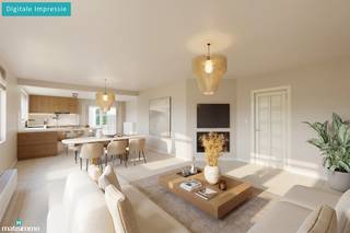 VERZORGDE EN VOLLEDIG GELIJKVLOERS INGERICHTE GEZINSWONING MET 3 SLAAPKAMERS EN TUIN IN RIEMST<br /><br />*** Bekijkt U deze woning via een aanverwante website? Surf dan naar https://matisimmo.be/nl/aanbod/4397139/huis-te-koop-in-3770-riemst en klik op volgende link voor het INTERACTIEF GRONDPLAN: https://grondplan.matisimmo.be/grondplan/?map=RiemstPanoramalaan14 ***<br /><br />Deze vrijstaande woning met gelijkvloerse indeling is gelegen in het centrum van Riemst, een rustige doch centrale ligging. Riemst is een landelijke gemeente met vlotte verbinding naar de gezellige steden Bilzen en Maastricht. Dankzij deze ligging zijn er op wandelafstand of op slechts enkele minuten rijden veel voorzieningen bereikbaar. Zo zijn er verschillende supermarkten, een lokale bakker, eetgelegenheden, openbaar vervoer, school, etc in de directe omgeving.<br /><br />De woning werd goed onderhouden en is volledig gelijkvloers ingericht. Daarbuiten is deze ook onderkelderd, wat maakt dat er veel opbergruimte is.<br /><br />In de woning werd er een praktische indeling aangehouden met links van de inkomhal het woongedeelte en rechts de slaapkamers met badkamer. In het verlengde van de inkomhal is een apart toilet voorzien.<br />De ruime woonkamer geniet van veel daglicht dankzij de meerdere, grote raampartijen. Vervolgens geeft de woonkamer toegang tot de keuken met zicht op de tuin. Vanuit de naastgelegen hal kan men naar het aansluitend terras en de tuin. Deze hal komt eveneens uit op de 3 ruime slaapkamers en badkamer. De badkamer is uitgerust met een inloopdouche en wandmeubel met dubbele lavabo.<br /><br />Verder beschikt men over verschillende ruimtes in de kelder die multifunctioneel ingezet kunnen worden (hobbyruimte, voorraad, …) ofwel als extra opbergruimte. Een extra pluspunt is dat er een inpandige garage voorzien is, deze komt hier uit.<br /><br />Tot slot geniet men nog van 2 terrassen; een aangenaam overdekt terras met uitzicht over de onderhoudsvriendelijke tuin én een ruim terras in de tuin. De tuin met zuid-westelijke oriëntatie is volledig omheind waardoor men er in alle rust en privacy kan vertoeven.<br /><br />Wilt u graag een bezoek inplannen voor deze woning? Neem vrijblijvend contact op via 089/44 00 00 of info@matisimmo.be<br /><br />De vermelde woonoppervlakte is steeds de bruikbare vloeroppervlakte overgenomen uit het EPC-verslag.<br /><br /><em>Dit pand kan onderhevig zijn aan de renovatieverplichting die door de Vlaamse overheid wordt opgelegd voor residentiële gebouwen. Consulteer voor meer informatie de website van Vlaanderen via </em><em>https://www.vlaanderen.be/een-huis-of-appartement-kopen/renovatieverplichting-voor-residentiele-gebouwen</em><br /><br /><u>Aanpassingen om te voldoen aan de renovatieplicht:</u><br />- CV-ketel vervangen door een condenserende gaswandketel klasse A<br />Bijkomend om een laag label D te behalen:<br />-  zoldervloerisolatie plaatsen (18cm MW isover isoconfort 35)<br /><br /><em>Bestuursmaatregelen in het maatregelenregister: nee</em><br /> 