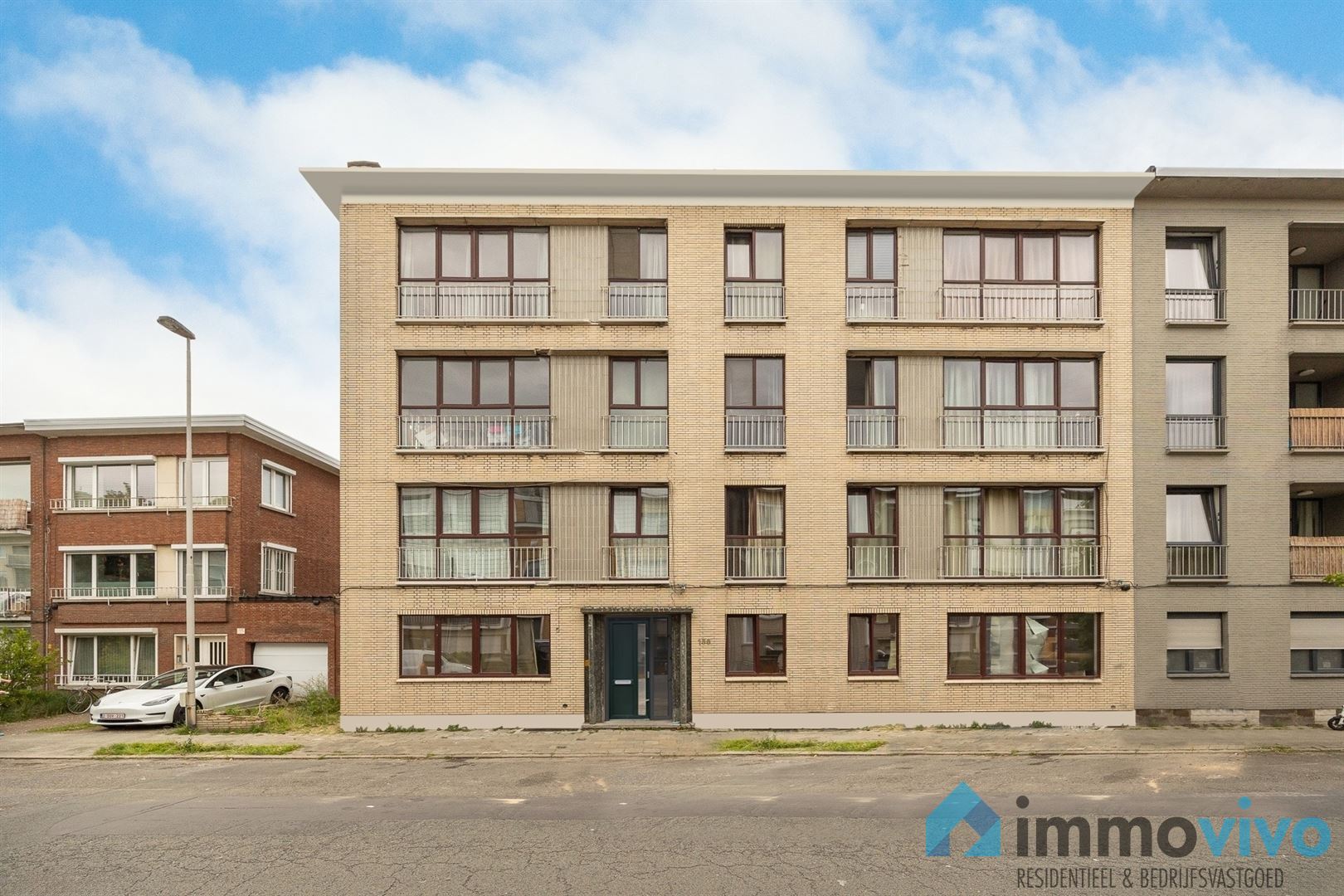 Commercial for sale in Antwerp with 16 bedrooms - photo 1