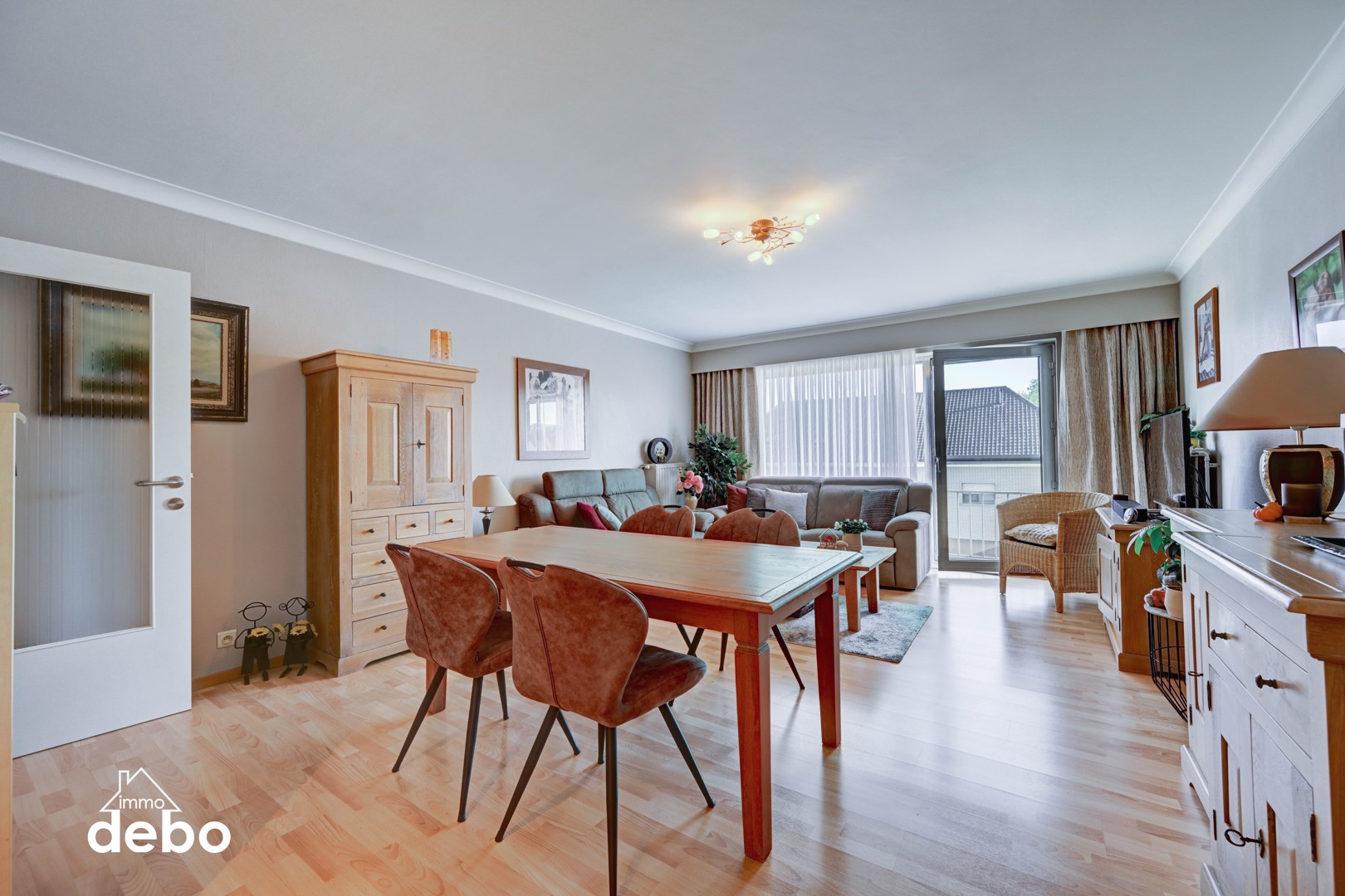 Lichtrijk en verzorgd wonen met terras en dubbele garage - foto 4