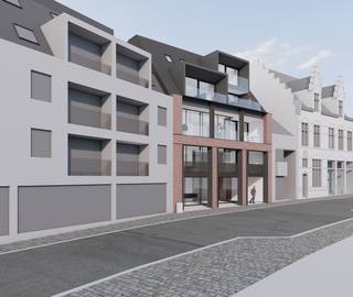 Duplexappartement op de derde en vierde verdieping van een kleinschalig kwalitatief hoogstaand appartementsgebouw.<br />
<p>Villa Allegro is een exclusief nieuwbouwproject gelegen aan de Kortrijkstraat. Hier worden vier uitzonderlijk ruime appartementen en een handelspand gerealiseerd op een toplocatie in het centrum met winkels, horeca, cultuur, sport en openbaar vervoer op wandelafstand.</p>
<p>De appartementen onderscheiden zich door hun royale en doordachte indeling, grote raampartijen die overvloedig natuurlijk licht binnenlaten, en een verfijnde afwerking met uitsluitend hoogwaardige materialen, in harmonie met het luxueuze en kwalitatieve karakter van het gebouw.</p>
<p>De appartementen beantwoorden aan de meest recente energetische normen en zijn uitgerust met vloerverwarming op basis van een individuele warmtepomp en een ventilatiesysteem voor een gezond binnenklimaat.</p>
<p>Achteraan het terrein zijn private garages voorzien, bereikbaar via het Rameplein, evenals fietsenbergingen met een toegang langs de Nieuwstraat.<br /><br /><b>Jouw woonwensen, jouw indeling.</b><br /><span>Kopers krijgen de mogelijkheid om de inrichting en afwerking af te stemmen op hun eigen stijl en behoeften, in samenspraak met de bouwheer.</span><br /><br /><b><u>Villa Allegro bestaat uit volgende entiteiten :</u></b><br /><span>- Gelijkvloers: 275 m² handelsruimte - </span><b>VERKOCHT </b><br /><span>- 1° Verdiep (1.1): 160 m² + 34 m² terrassen – 3 slpk – 2bdk - berging</span><br /><span>- 2° Verdiep (2.1): 160 m² + 28 m² terrassen – 3 slpk – 2 bdk – berging</span><br /><span>- 3° Verdiep (3.1): duplex 116 m² + 11 m² terrassen – 2 slpk – bdk – berging</span><br /><span>- 3° Verdiep (3.2): duplex 121 m² + 23 m² terrassen – 2 slpk – bdk – berging</span><br /><span>- 5 privatieve bergingen </span><br /><span>- Individuele fietsenbergingen</span><br /><span>- 6 garages + 3 autostandplaatsen</span><br /><br /><b>Mogelijkheid tot aankoop aan 6% btw<span> </span></b><span>(i.p.v. 21%), indien u voldoet aan de voorwaarden.</span><br /><span>Meer info hierover op kantoor.</span></p>