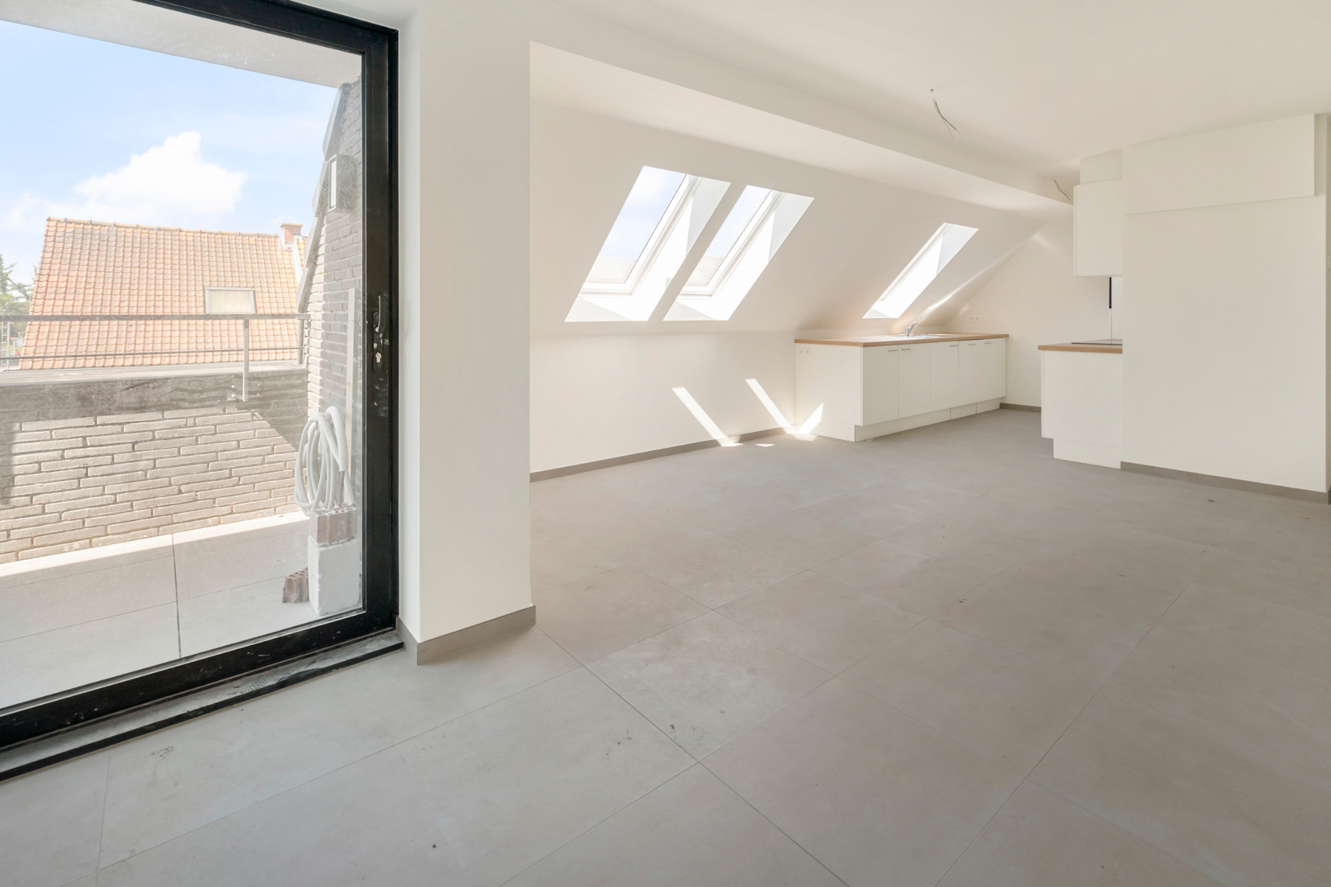 Prachtig nieuwbouwappartement op de 2e verdieping met terras! - foto 3