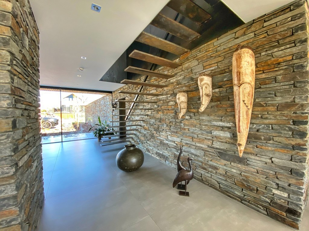 UITERST EXCLUSIEVE VILLA op domein met 4 extra nieuwe WONINGEN! - foto 2