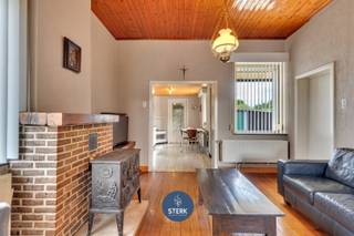 CHARMANTE WONING OP EEN GUNSTIGE LOCATIE TE SMEERMAAS-LANAKEN ! <br /><br />We vinden deze open bebouwing met een bewoonbare oppervlakte van 130 m² terug op een perceel van 8a 80ca in Smeermaas-Lanaken. <br /><br />Voor meer informatie, neem zeker een kijkje op onze website via de volgende link:<br />https://www.sterkvastgoedmakelaars.be/detail/te-koop-woning-lanaken/7616447?dosearch=True&flowstatus=ForSale,ForSaleReserved,ForSaleWithBid,ToCompleteForSale,SoldUnderReserve,Sold&pageindex=1&pagesize=12&searchpage=ForSale&sortdirection=DESC&sortfield=pub_flowstatus&transactiontype=Sale