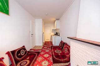 <p><span>Dit interessant opbrengsthuis (niet vergund, kadastraal gekend als huis) bevindt zich in een residentiële buurt in het bruisende Antwerpen Noord. Het betreft hier 2 gebouwen (Dambruggestraat 277 en 279), thans ingedeeld als 8 studio’s, die samen verkocht worden. Er zijn conformiteitsattesten aanwezig, waardoor er zonder zorgen verhuurd kan worden. Het gebouw is in goede staat (in 2023 gerenoveerd/ opgefrist). Het pand heeft een goede bereikbaarheid met het centrum van Antwerpen en een vlotte verbinding naar de Ring. In de nabijheid van verschillende winkels, scholen en Park Spoor Noord!</span></p><p><span> </span></p><p><span>Kortom, een leuke en zorgeloze investeringsopportuniteit met gegarandeerd rendement!</span></p><p><span>Verhuurde units (€5300/mnd (incl. kosten) -> netto huurinkomsten van €5060/mnd.</span></p><p><span>Deze worden nog geïndexeerd!</span></p><p><span> </span></p><p><span>Grootste troeven:</span></p><p><span>-Centrale locatie!</span></p><p><span>-TOPRENDEMENT van 10,48%!</span></p><p><span>-Conformiteitsattesten aanwezig!</span></p><p><span>-Gunstig EPC “C”: 290kWh/(m²/jaar)</span></p><p><span>-Zelden of nooit leegstand</span></p><p><span> </span></p><p><span>Indeling nummer 277:</span></p><p><span>-GLVL: living (17m²), keuken (4m²), badkamer (4m²) en slaapkamer (5m²).</span></p><p><span>-V1: living (17m²), keuken (3m²), badkamer (3m²).</span></p><p><span>-V2: living (15m²), keuken (3m²), badkamer (3m²).</span></p><p><span>-V3: living (15m²), keuken (3m²), badkamer (3m²), slaapkamer (7m²), terras (2m²).</span></p><p><span>Indeling nummer 279:</span></p><p><span>-GLVL: living (11m²), keuken (4m²), badkamer (3m²).</span></p><p><span>-V1: living (11m²), keuken (4m²), badkamer (3m²).</span></p><p><span>-V2: living (11m²), keuken (4m²), badkamer (3m²).</span></p><p><span>-V3: living (15m²), keuken (3m²), badkamer (3m²), slaapkamer (7m²), terras (2m²).</span></p><p><span> </span></p><p><span>Voor meer informatie kan u terecht bij Area Partners. INFO@area.be of 03/ 284.60.60</span></p>