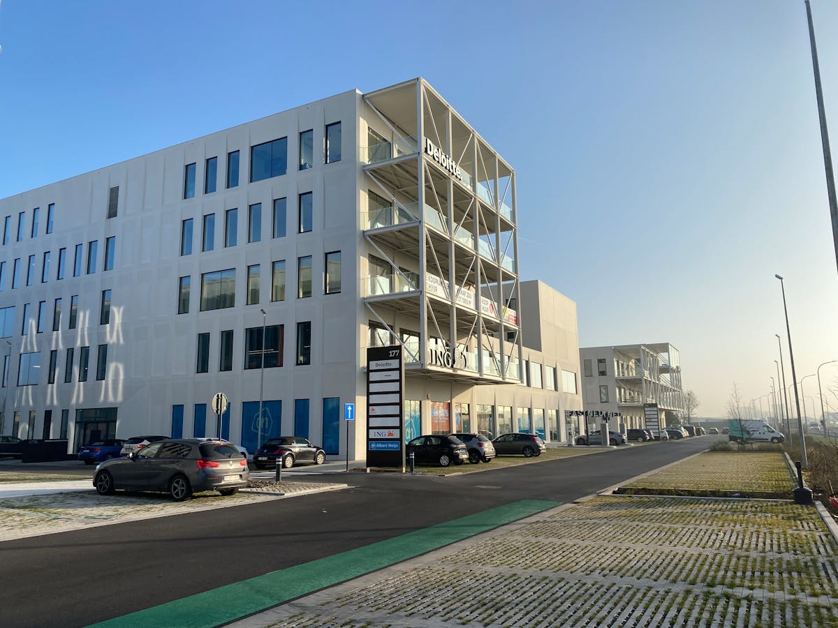 Nieuwbouw kantoorruimte van ca. 893 m² in R. Plaza Roeselare - foto 3