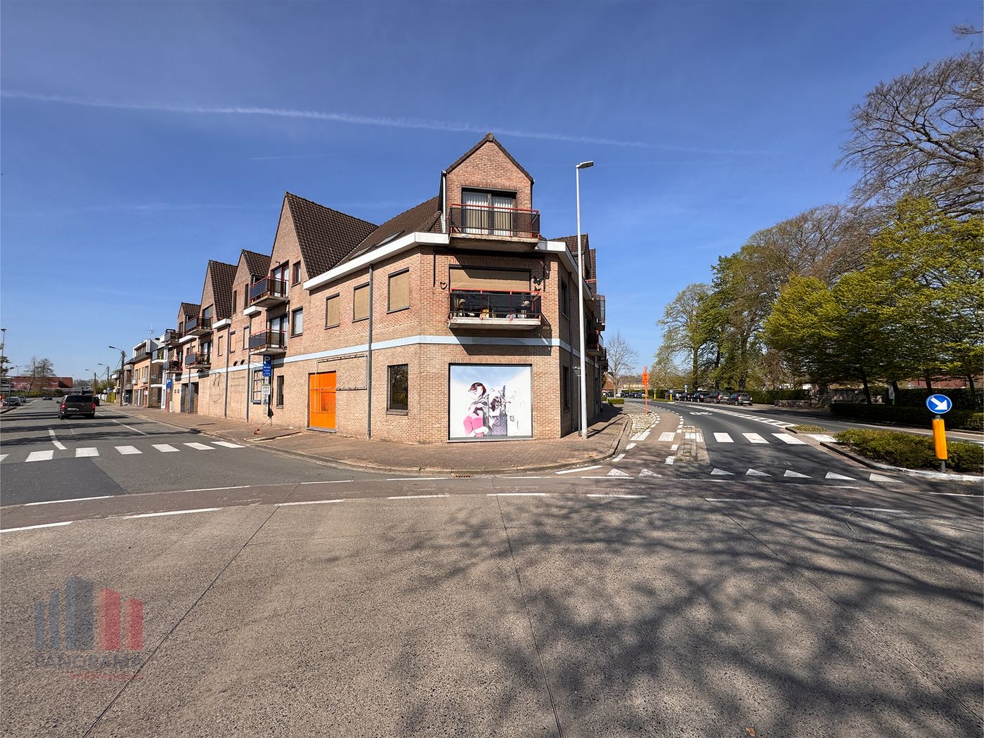 Centraal gelegen handelspand van +/- 510 m² te huur in Torhout - foto 2