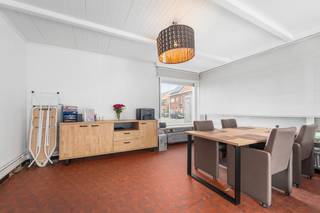 Te koop: ruime open bebouwing in Heidepark, Dendermonde, gelegen in een rustige woonkern nabij scholen en openbaar vervoer.Deze gelijkvloerse woning...