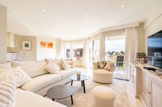 Exclusief te koop: Aangenaam 3-slaapkamer appartement op een uitzonderlijke ligging (Kustlaan), om de hoek van de Zeedijk en het Albertplein.Terras...