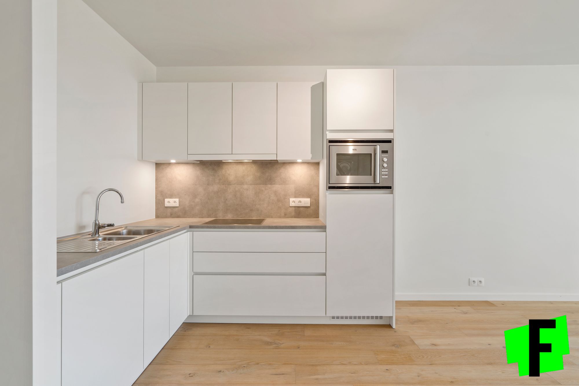 Verhuurde assistentieflat met zonnig terras in hartje Sint-Idesbald. - foto 5