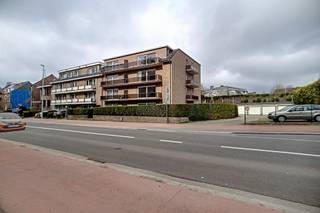 Gezellig, recent opgefrist 2 slaapkamer appartement met garagebox en kelder! Appartement op 2de verdieping van een klein gebouw bestaande...