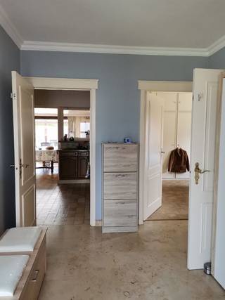 Deze perfect gelegen woning met prachtige tuin bevindt zich in een mooie woonwijk te Goeferdinge - vlakbij het centrum van Geraardsbergen (bushalte...