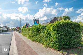 <p><strong>Perceel bouwgrond van 490 m² voor halfopen bebouwing in Overbroek<br /></strong><br />Op zoek naar de ideale plek voor uw droomwoning? Dan is dit mooie perceel bouwgrond van 490 m² precies voor u. <br />Deze bouwgrond, lot 2, bevindt zich in de Kapelstraat in het centrum van Overbroek, nabij alle voorzieningen. Op slechts enkele minuten bereikt u de E19 richting Antwerpen en Breda, terwijl ook het station Noorderkempen vlot bereikbaar is.<br /><br />Met een straatbreedte van <strong>10 meter</strong> en een diepte van ca. <strong>47 meter</strong> is dit perceel uiterst geschikt voor het oprichten van een <strong>halfopen bebouwing</strong>. Er kan worden gebouwd met een gevelbreedte van <strong>7,40 meter</strong> en een bouwdiepte van <strong>17 meter</strong>. <br />Hiernaast is er in de zijtuin een zone voorzien voor het plaatsen van een carport en in de achtertuin een zone voor bijgebouwen, met een maximale oppervlakte van 40 m².<br /><br />De grond maakt deel uit van een goedgekeurde verkaveling met referentie OMV-2025064103, en is gelegen in een straat voorzien van alle nutsvoorzieningen.<br /><br /><strong>Troeven:</strong><br />✓ Perceel van 490 m²<br />✓ Vlotte bereikbaarheid<br />✓ Geschikt voor halfopen bebouwing<br /><br />De stedenbouwkundige voorschriften en het verkavelingsplan zijn beschikbaar op eenvoudig verzoek.<br /><br /><strong>Bijzonderheden</strong><br />De kosten voor opmeting, het opstellen van het plan en de verkavelingsakte zijn ten laste van de koper.<br /><br />📞 Interesse? Contacteer ons voor meer info!</p>