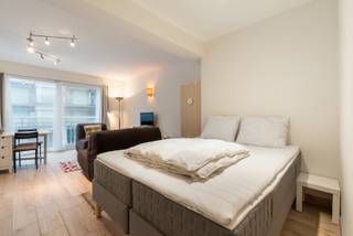 Te koop: gerenoveerd appartement in de Steekspelstraat, Koksijde, op 10 meter van de Zeedijk!Dit instapklare appartement ligt in het centrum van...