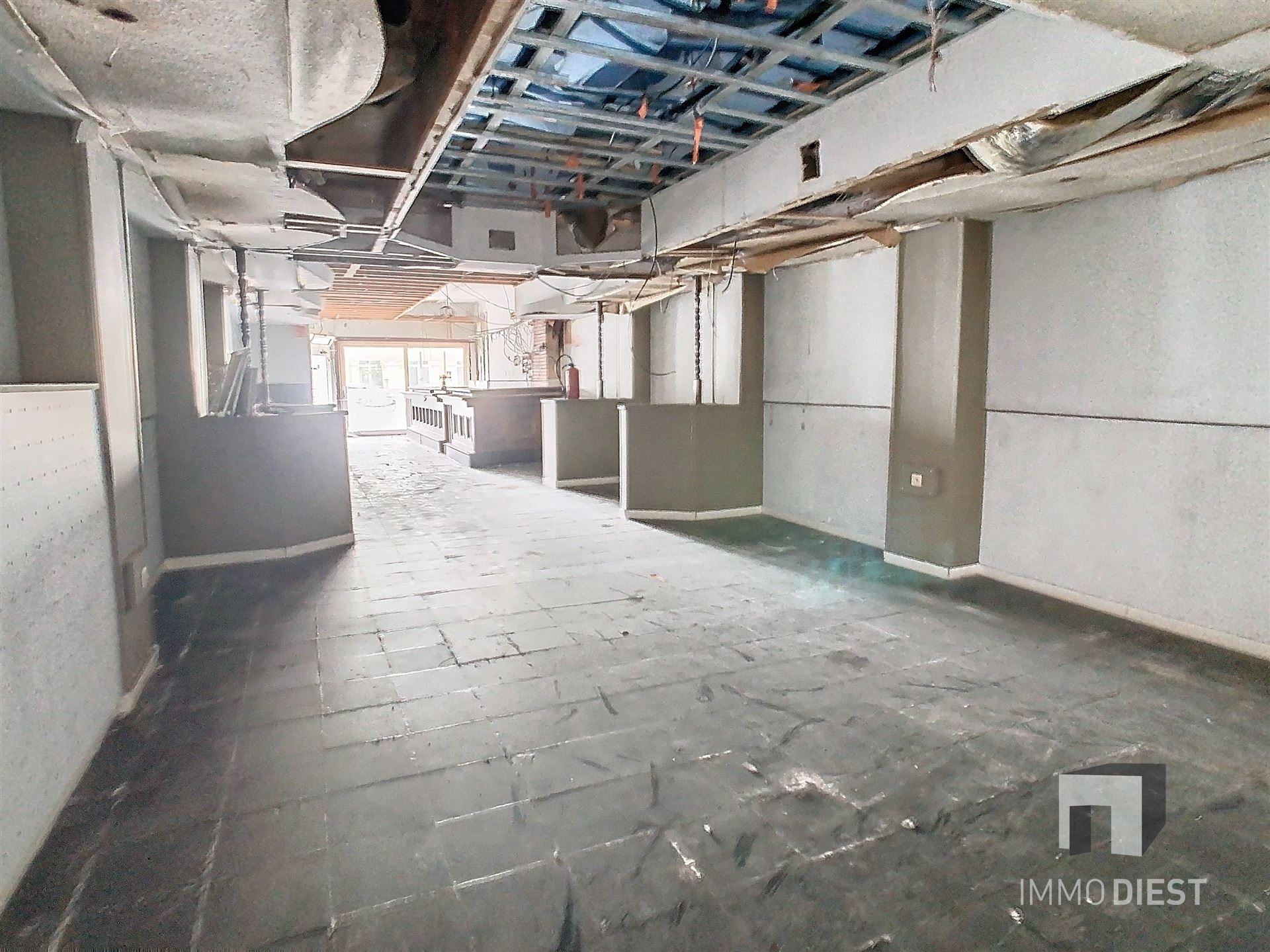 Handelspand met bovenliggend appartement. - foto 5