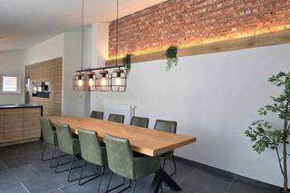 Volledig gerenoveerde open bebouwing met 4 slaapkamers, EPC B en zonnige tuin op 1250 m²Deze volledig gerenoveerde open bebouwing combineert de...