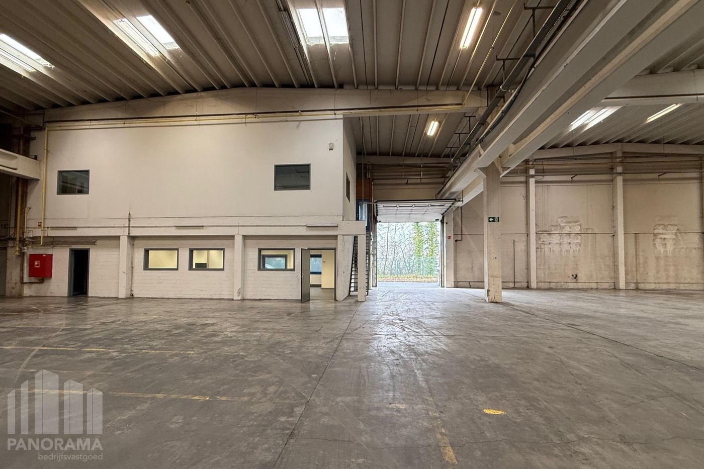 11,140 m² logistics warehouse with 116 m² of offices for rent in Boortmeerbeek - photo 4