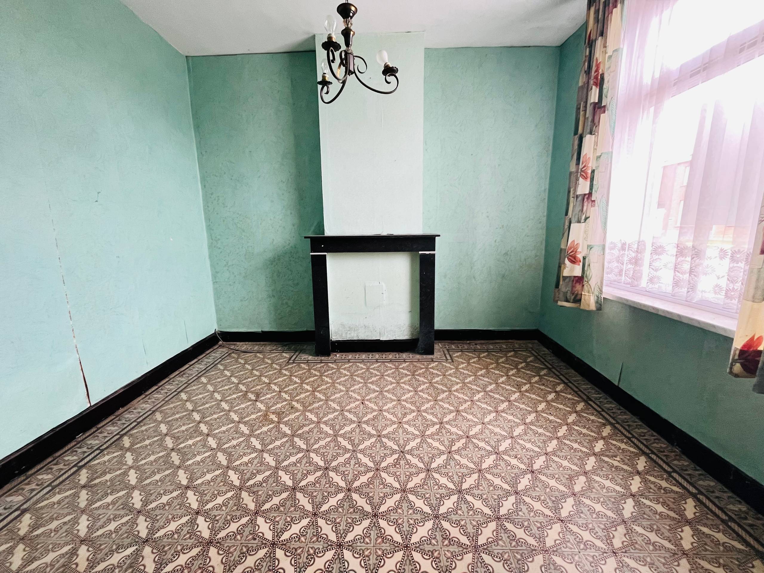 hoeve  met magaijnen en loodsen op   2252m² - foto 5