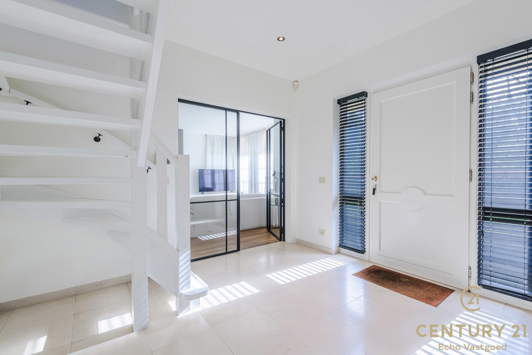 Ruime, gerenoveerde, energiezuinige villa met zwembad - foto 3