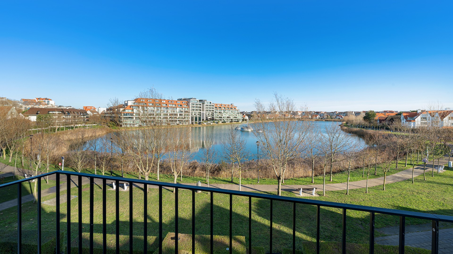 Top-luxueus gerenoveerd hoekappartement met prachtig zicht over het Zegemeer - foto 4
