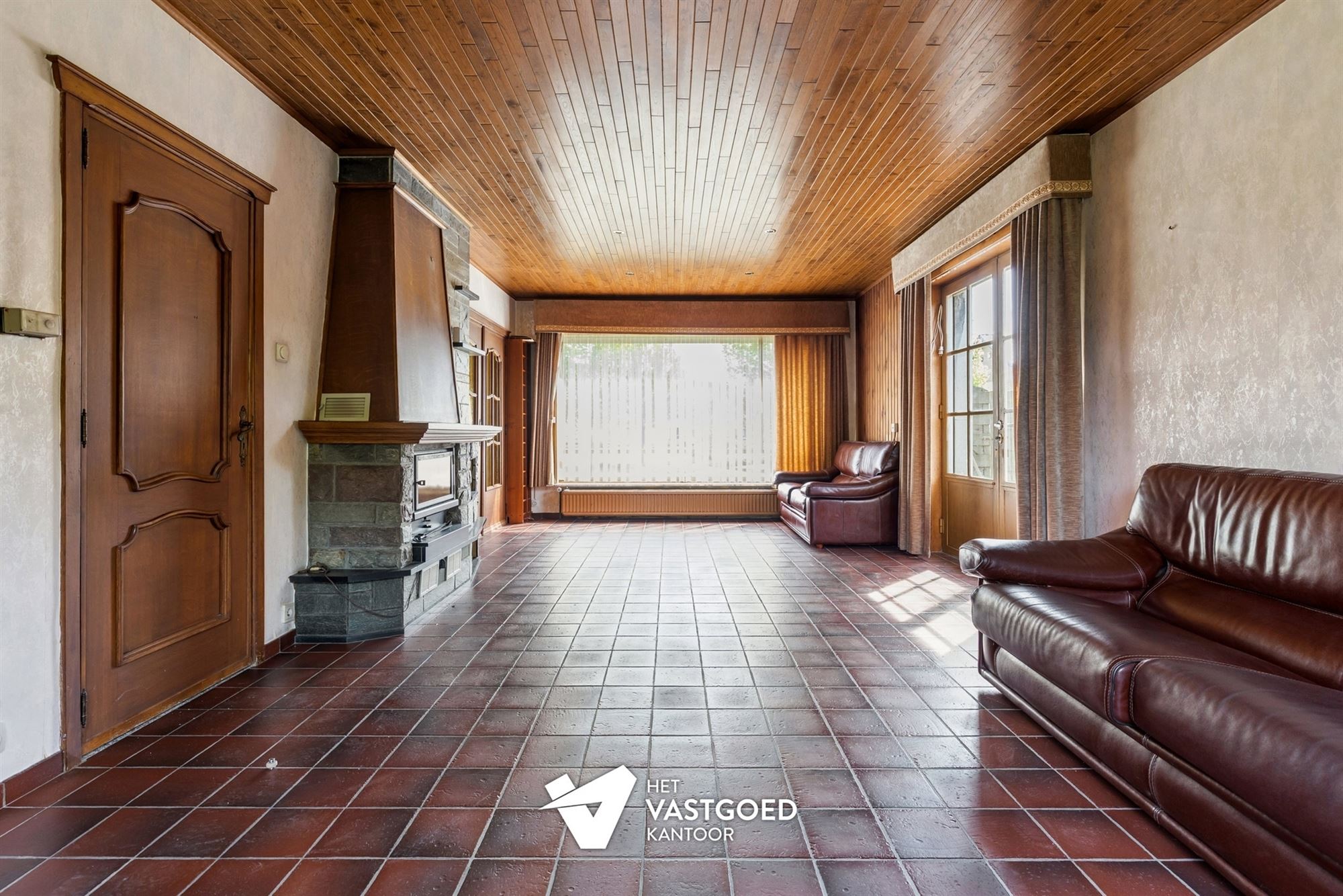 STATIGE WONING MET RENOVATIEMOGELIJKHEDEN MET 4 SLAAPKAMERS EN KNUSSE TUIN TE TESSENDERLO CENTRUM - foto 3
