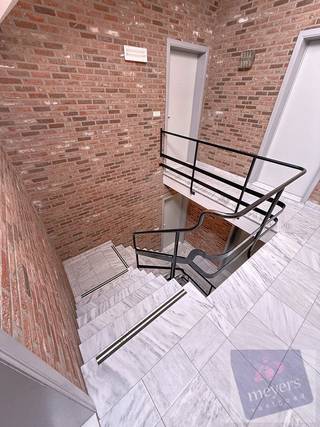 Bent u op zoek naar een comfortabel en instapklaar appartement op een rustige, maar goed bereikbare locatie? Dan is dit appartement van ca. 100m²...