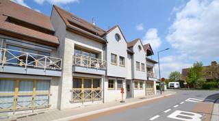 Dit luxueus afgewerkte duplexappartement is uitstekend gelegen in het centrum van Welle, op wandelafstand van het mooie Broekpark Welle en met...