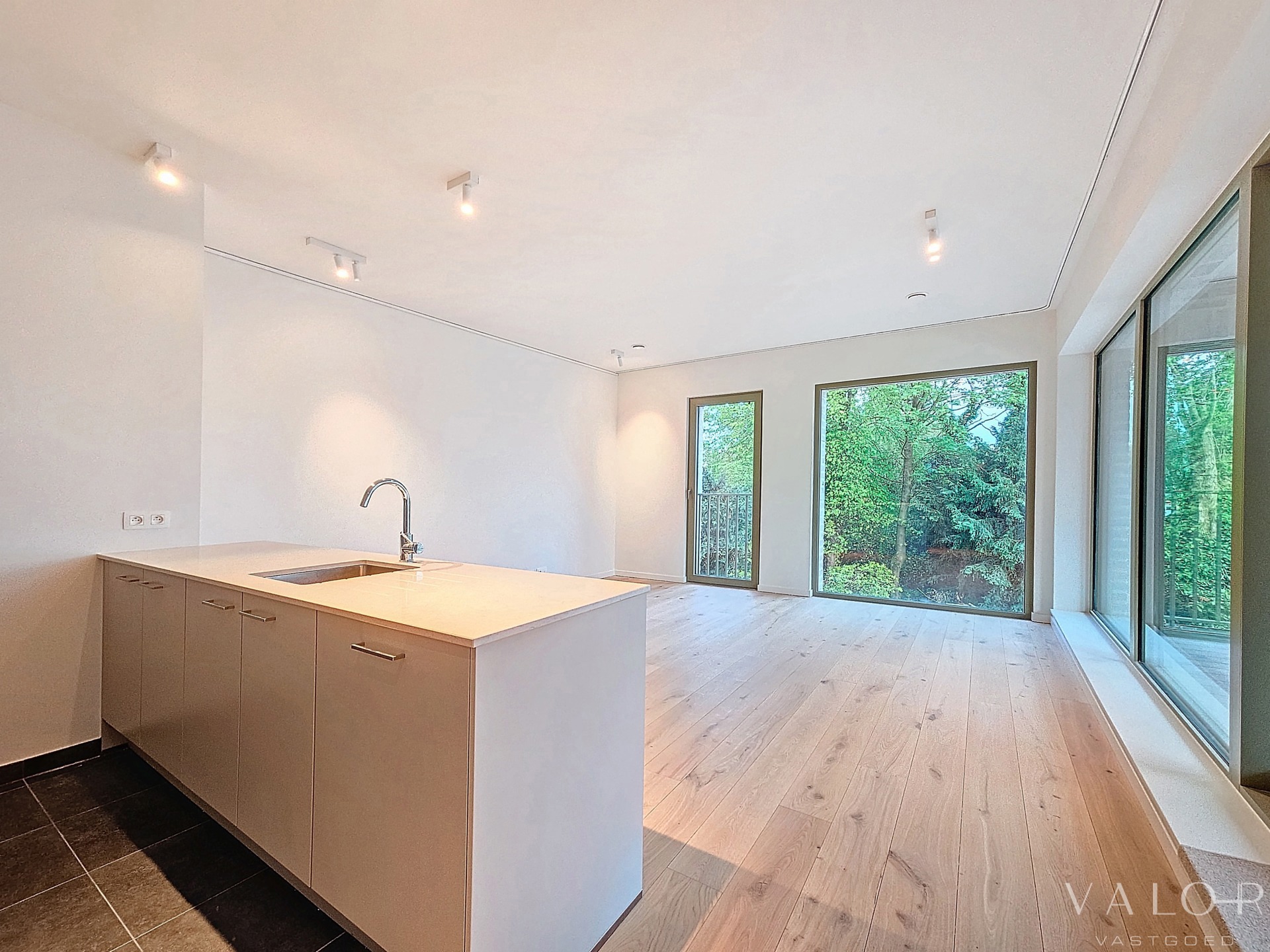 BEN-appartement met Leiezicht + staanplaats, hartje Deinze - foto 4