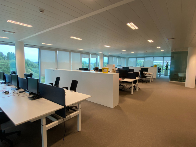 Moderne kantoren in de Blue Towers aan Ghelamco arena - photo 5